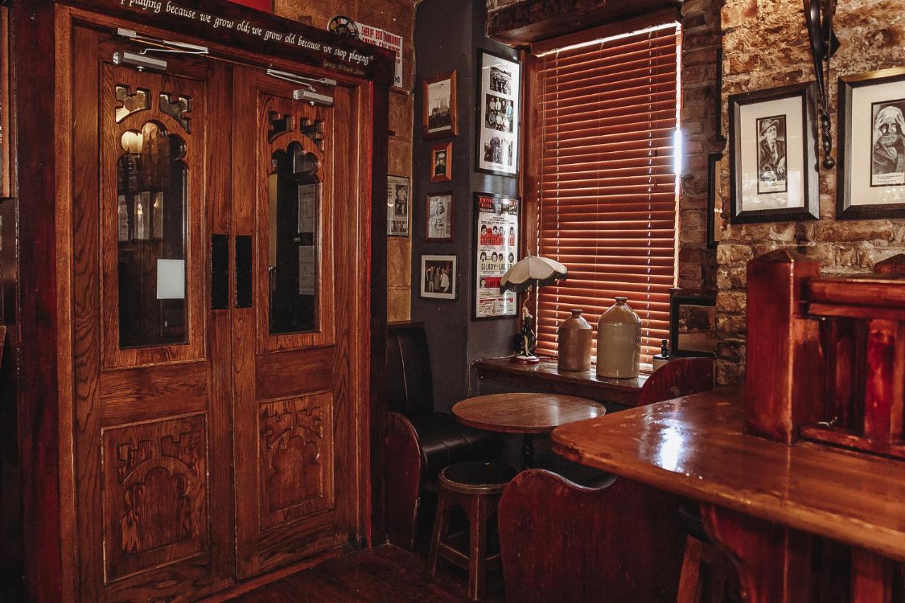 Muskerry Arms Bar And B&B بلارني المظهر الخارجي الصورة