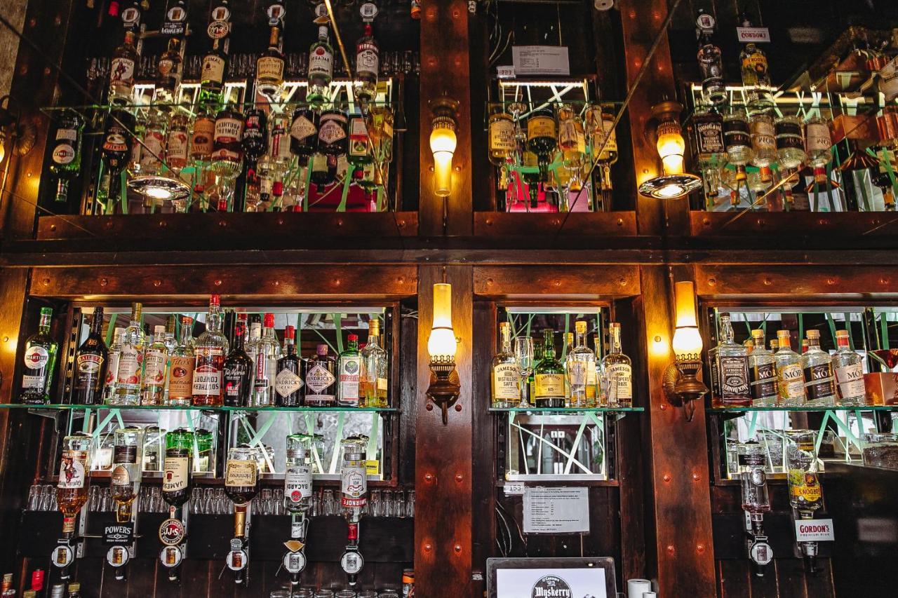 Muskerry Arms Bar And B&B بلارني المظهر الخارجي الصورة