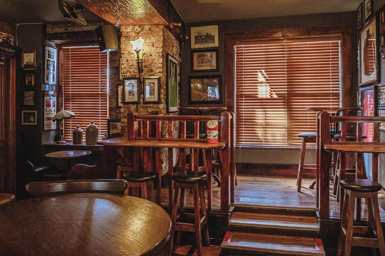 Muskerry Arms Bar And B&B بلارني المظهر الخارجي الصورة