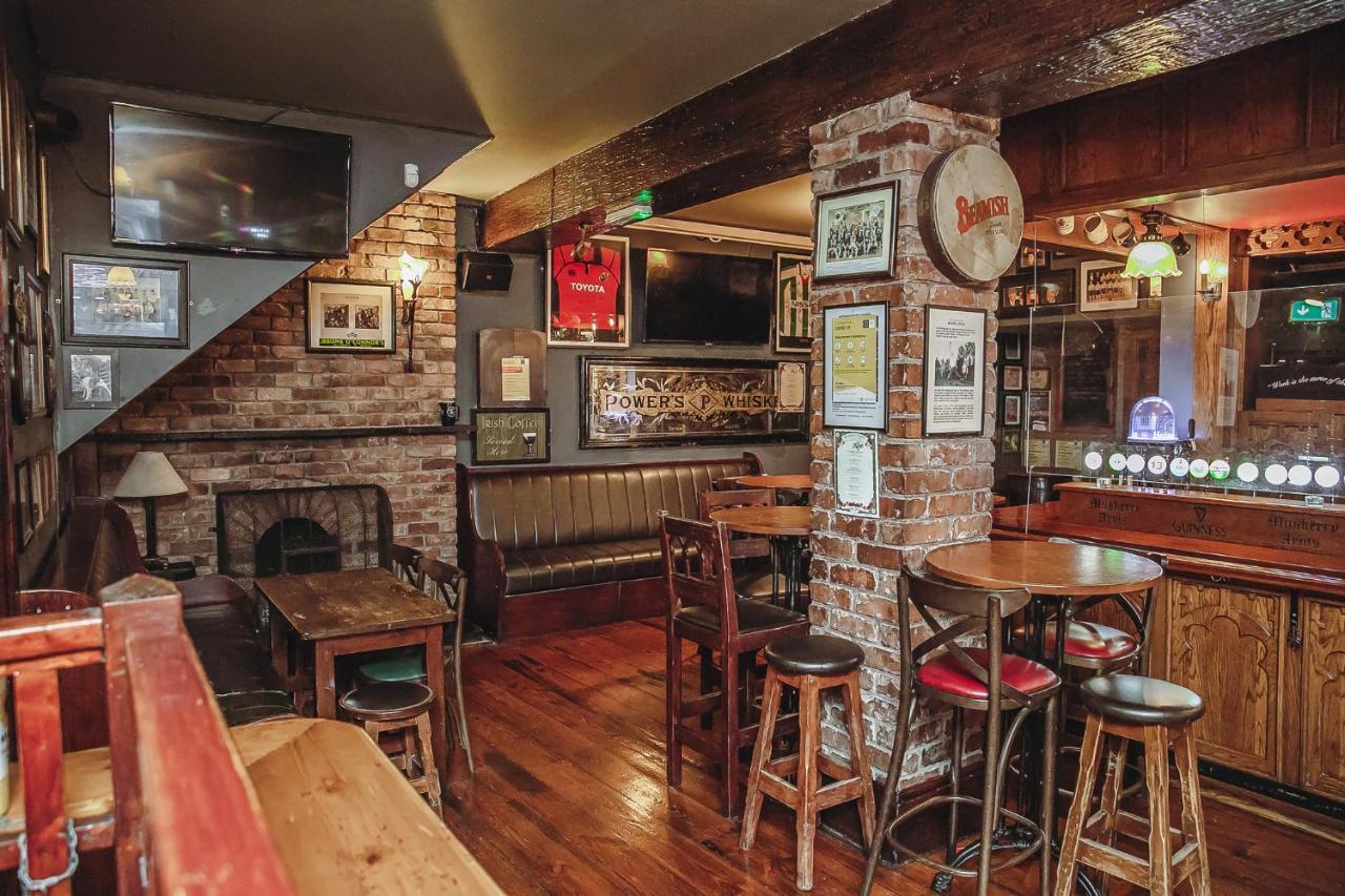 Muskerry Arms Bar And B&B بلارني المظهر الخارجي الصورة