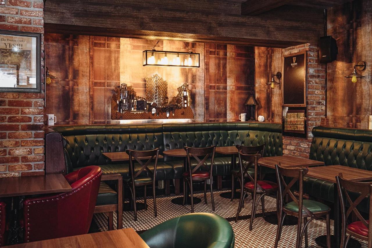 Muskerry Arms Bar And B&B بلارني المظهر الخارجي الصورة