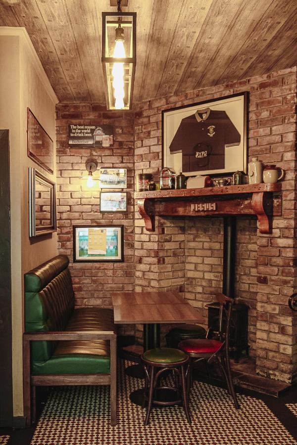 Muskerry Arms Bar And B&B بلارني المظهر الخارجي الصورة