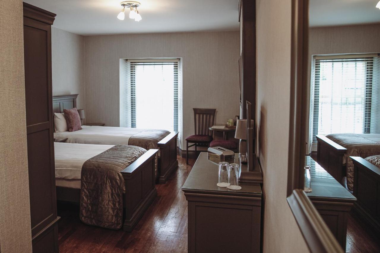 Muskerry Arms Bar And B&B بلارني المظهر الخارجي الصورة
