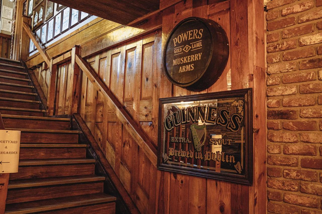 Muskerry Arms Bar And B&B بلارني المظهر الخارجي الصورة