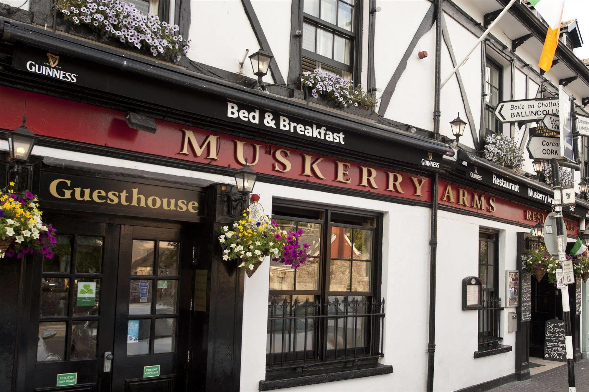 Muskerry Arms Bar And B&B بلارني المظهر الخارجي الصورة