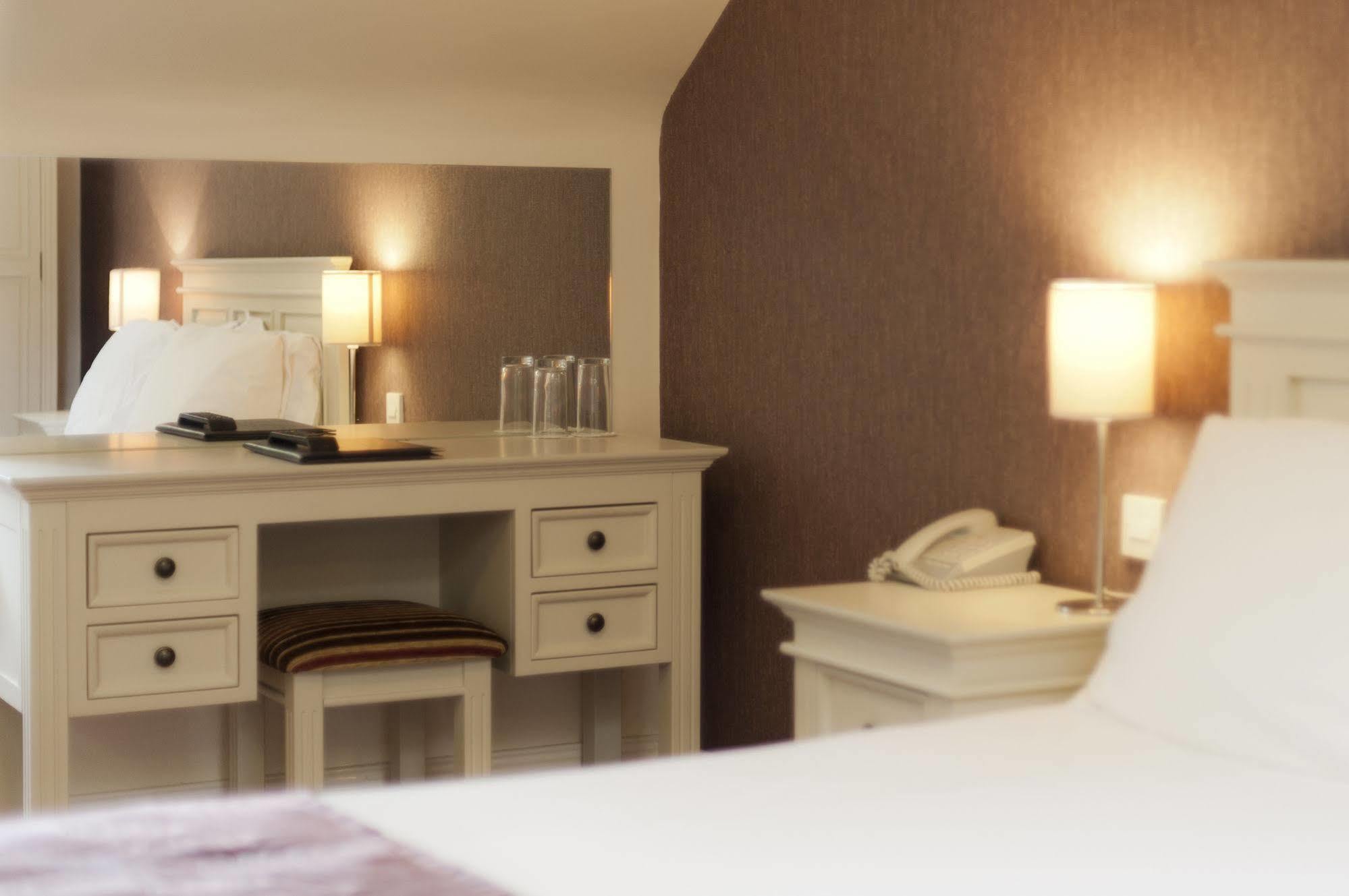 Muskerry Arms Bar And B&B بلارني المظهر الخارجي الصورة